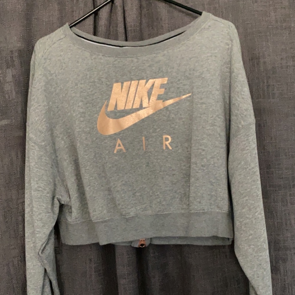 Long sleeve crop top